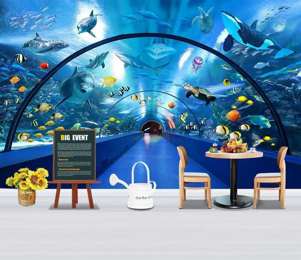 Tunnel with fish and animals Tunnel with fish and animals