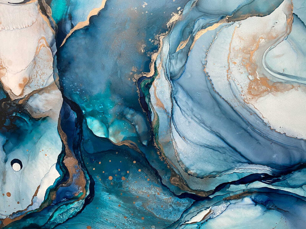 Azurové vlny objímají klidné pobřeží. Azurové vlny objímají klidné pobřeží.