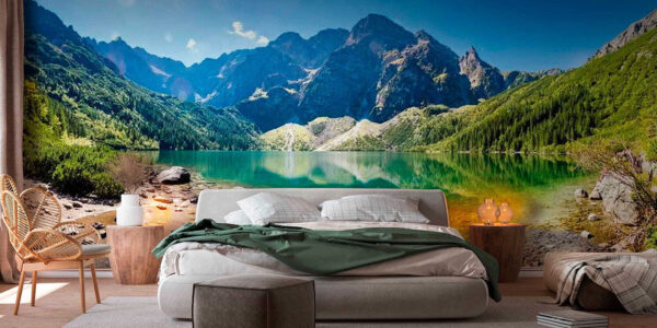 Jezero s horami v pozadí Jezero s horami v pozadí