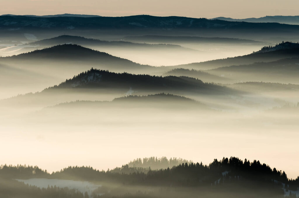 u31554p 1024x678 - Krajina hor s mlhou - tegory