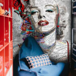 Fototapeta Žena s červenými rty a květinami