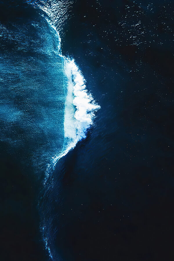 Vlna narážející do oceánu Vlna narážející do oceánu