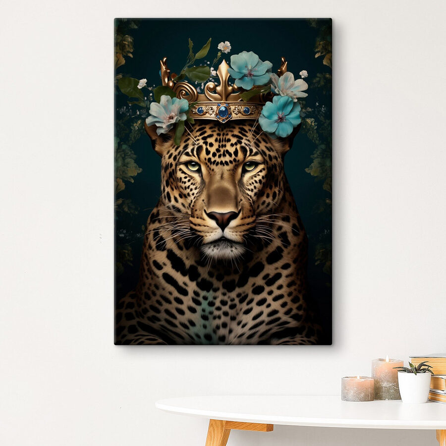 Leopard s korunkou a květinami