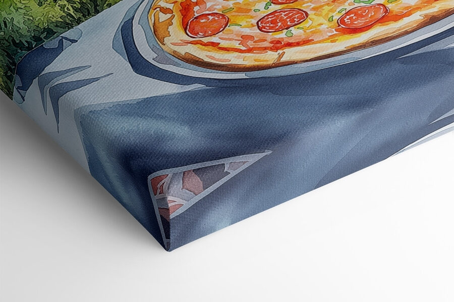 Pizza a džus na stole s horami a stromy