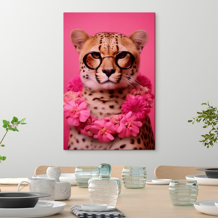 Obraz Leopard s brýlemi a náhrdelníkem z květin
