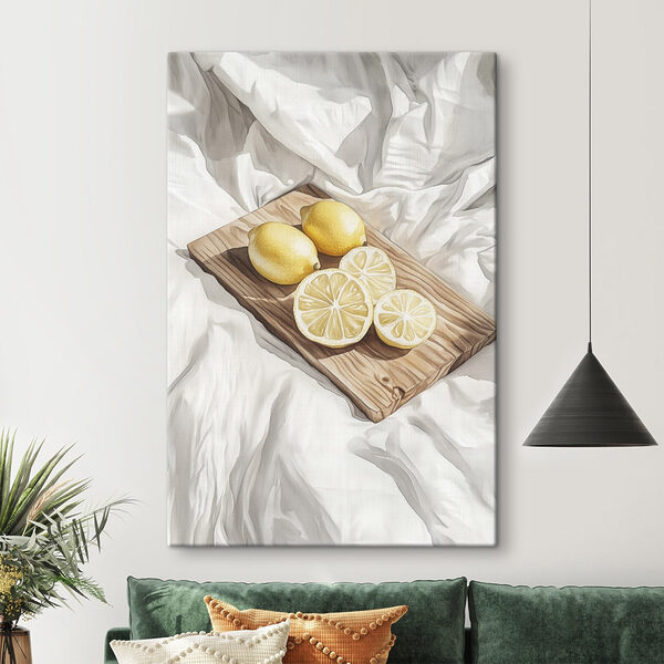 Citrony a plátky na dřevěném prkénku Citrony a plátky na dřevěném prkénku