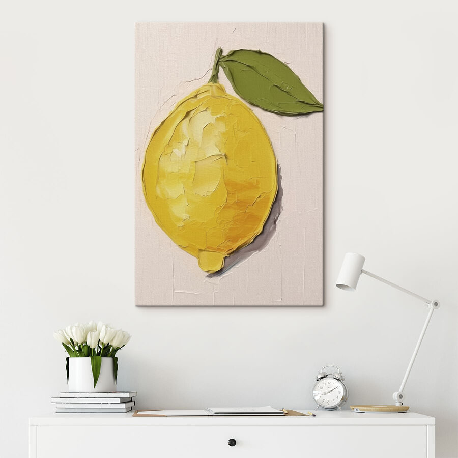 Citron s namalovanými listy