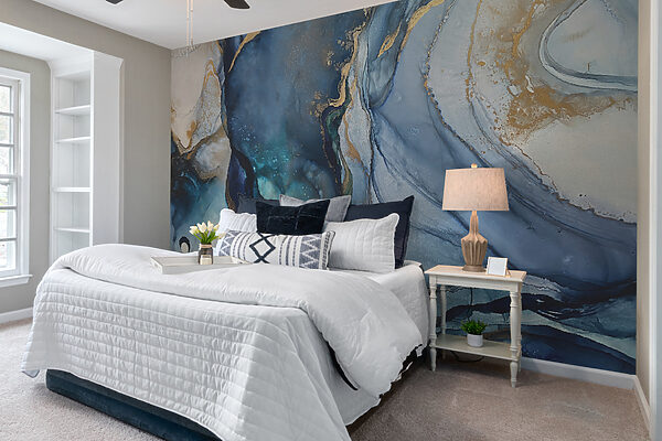 Azurové vlny objímají klidné pobřeží. Azurové vlny objímají klidné pobřeží.