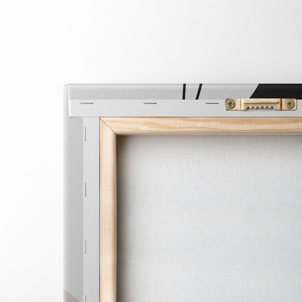 A black and white image of a necklace