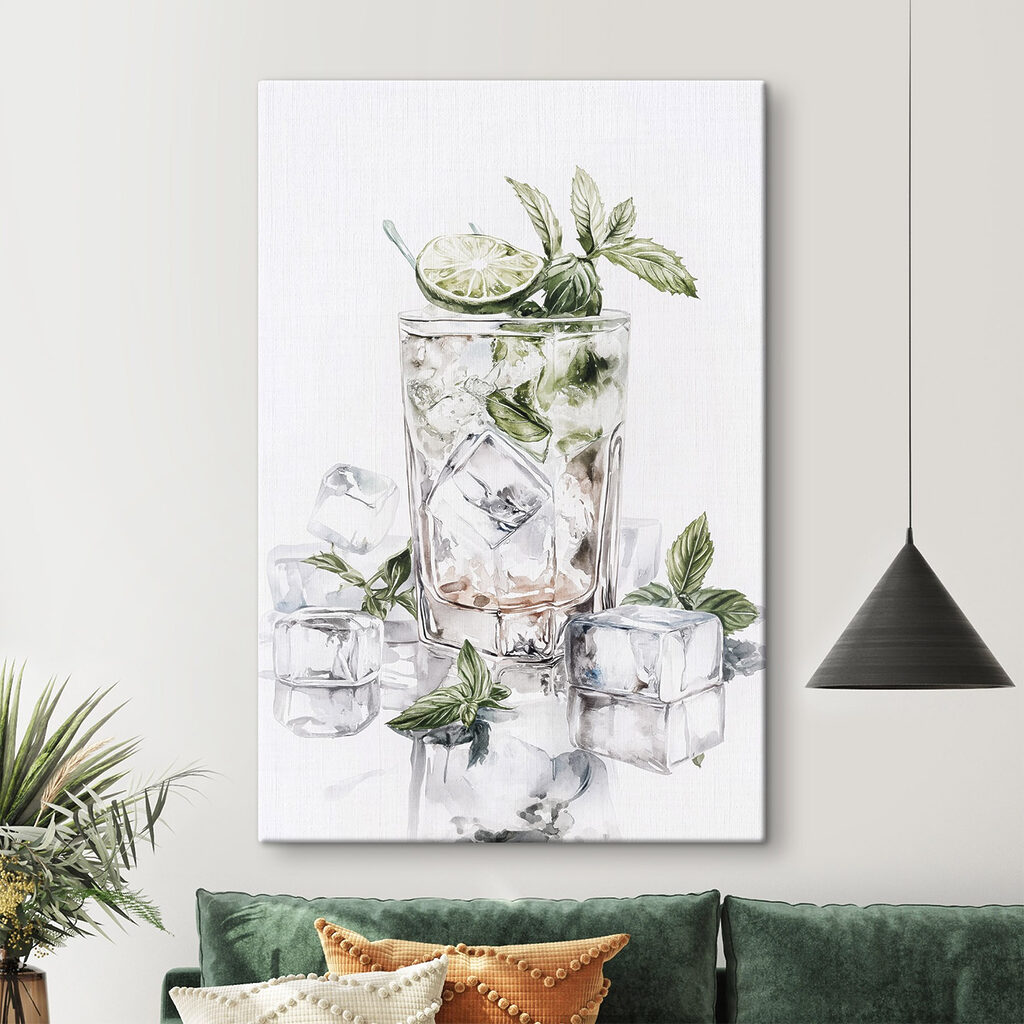 Glass with ice and lime on top