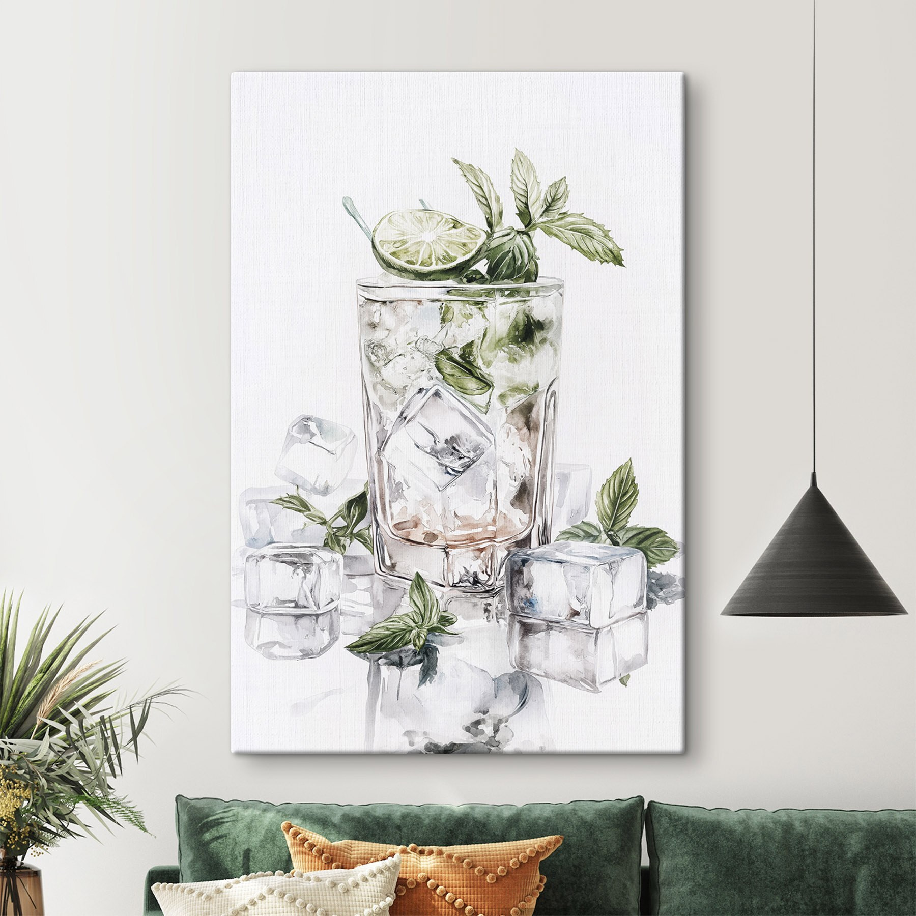 Glass with ice and lime on top