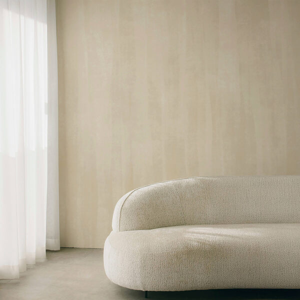 Jemné pruhy v měkkých neutrálních tónech