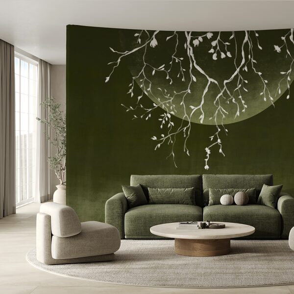 Větve stromů s listy a měsícem