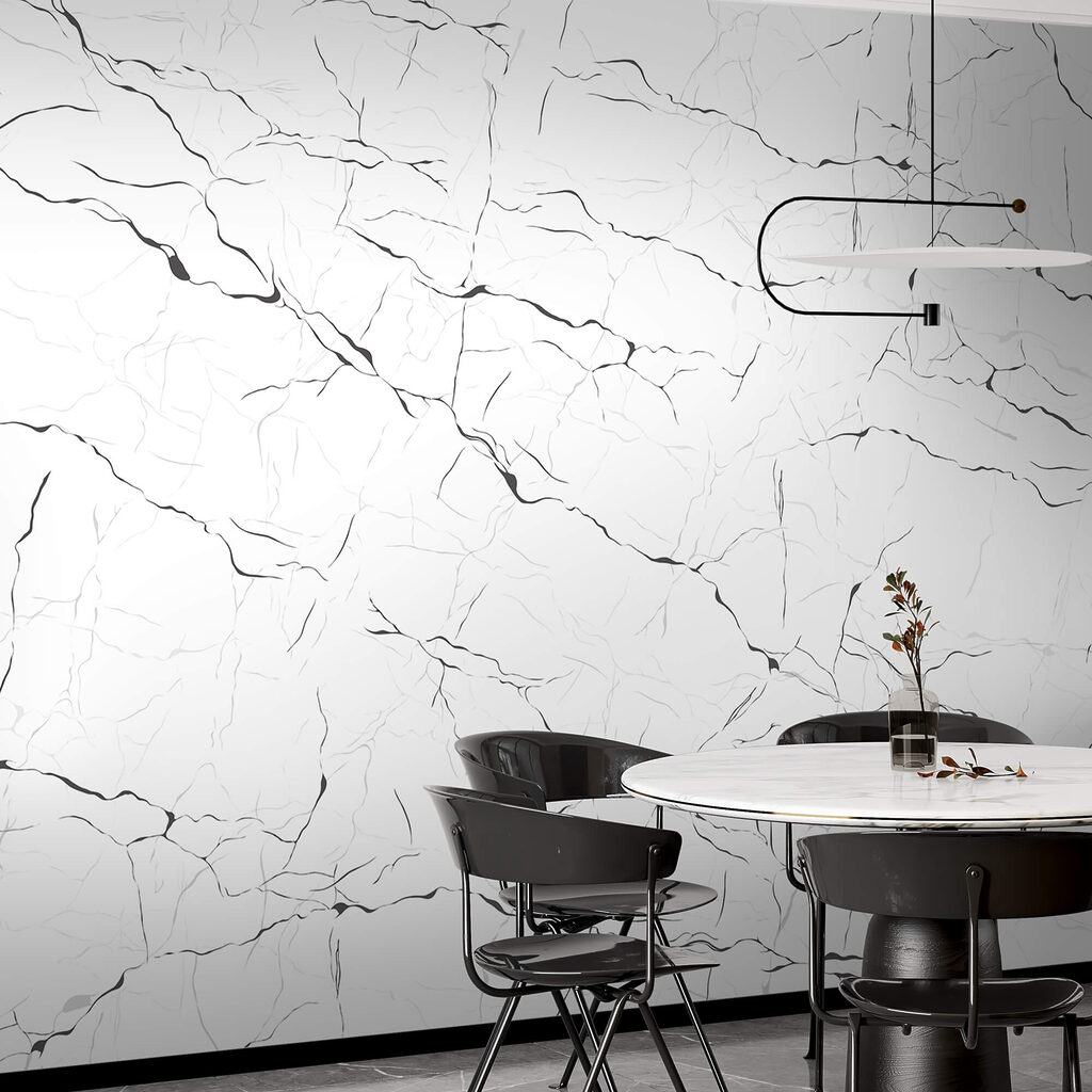 Bílý povrch s prasklinami