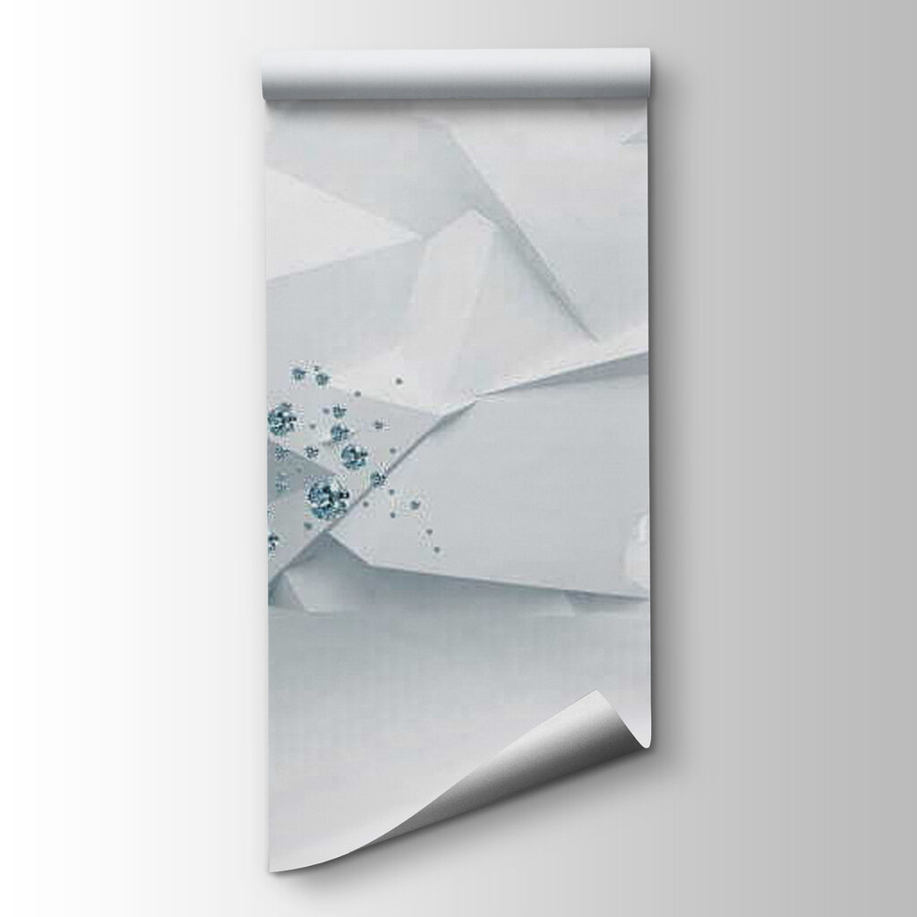 White room with diamonds and a white wall