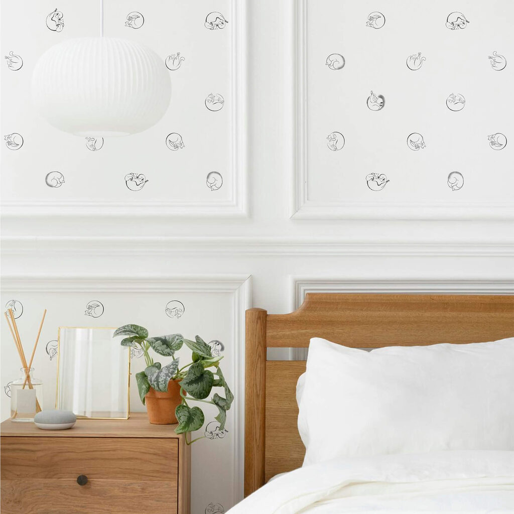 Bílé pozadí s černými tečkami