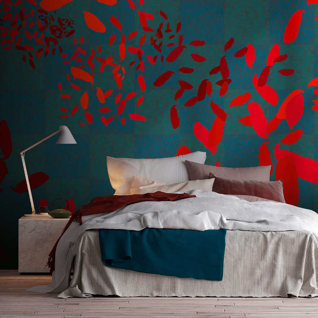 Červené listy na modrém pozadí