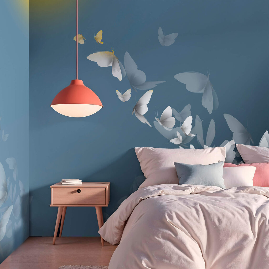 Skupina motýlů letících po obloze