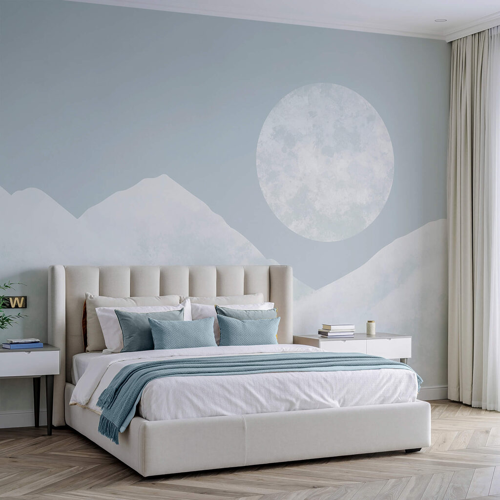 Měsíc nad zasněženou horou