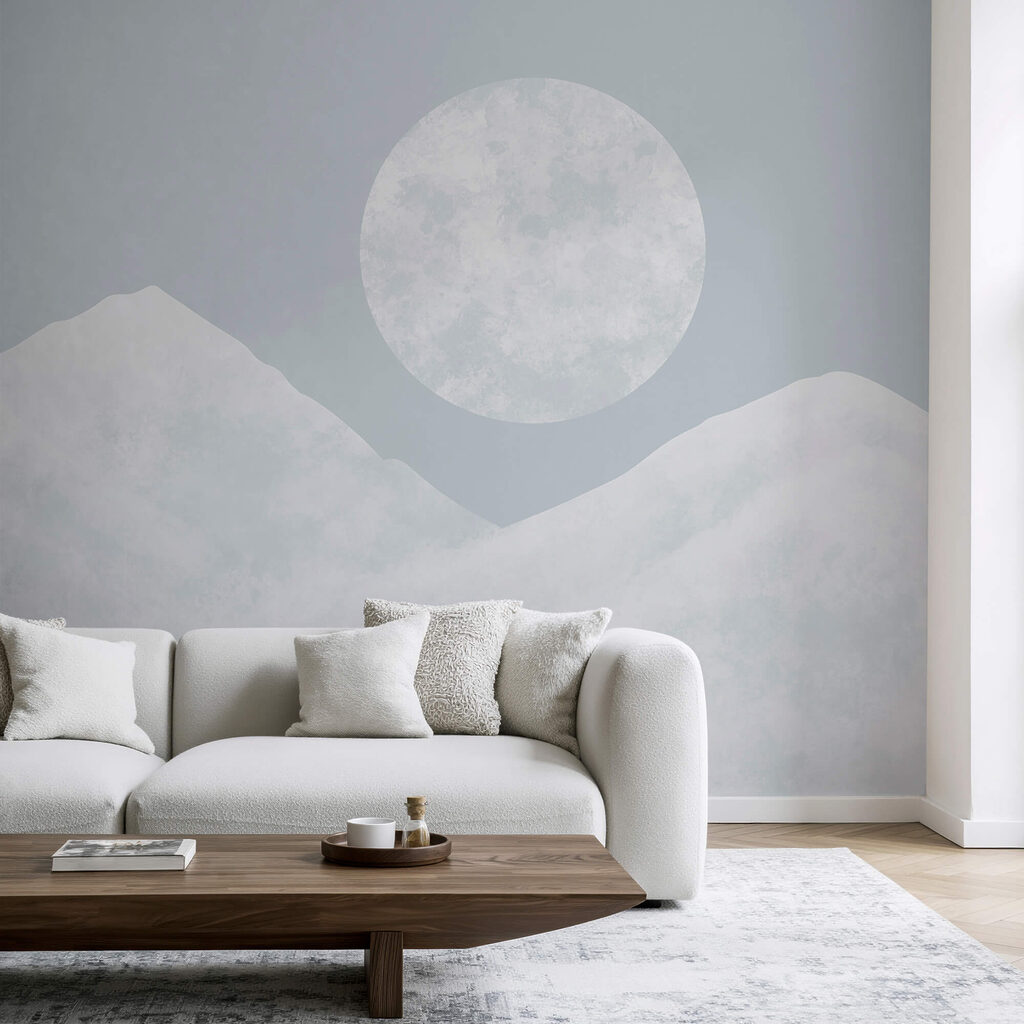 Měsíc nad zasněženou horou