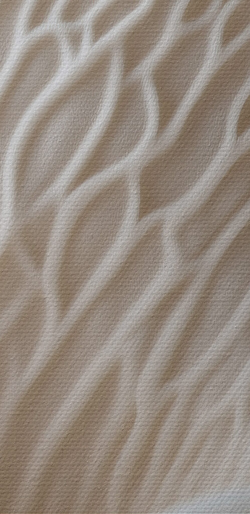 Delicate layers in graceful formations