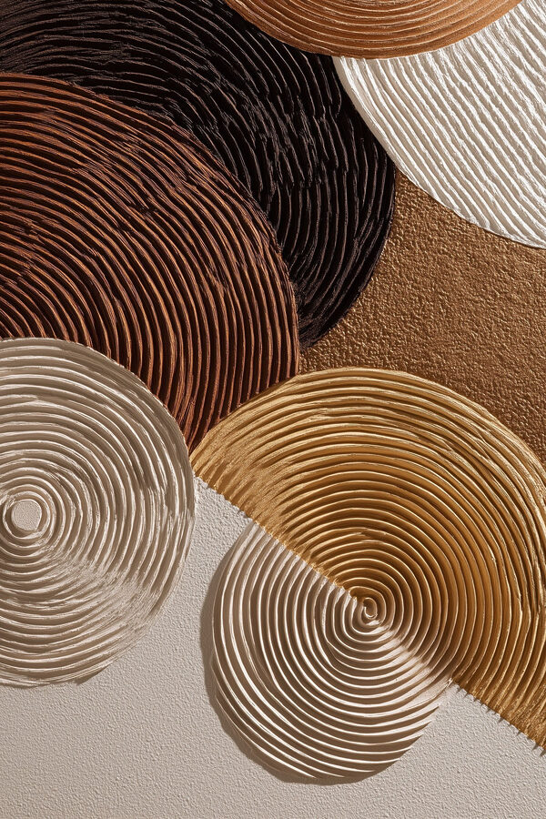 Flowing patterns in earthy tones