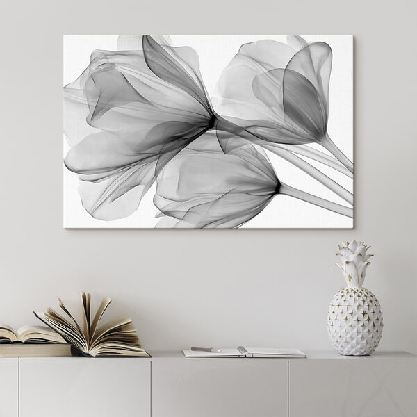 Group of flowers with tulle