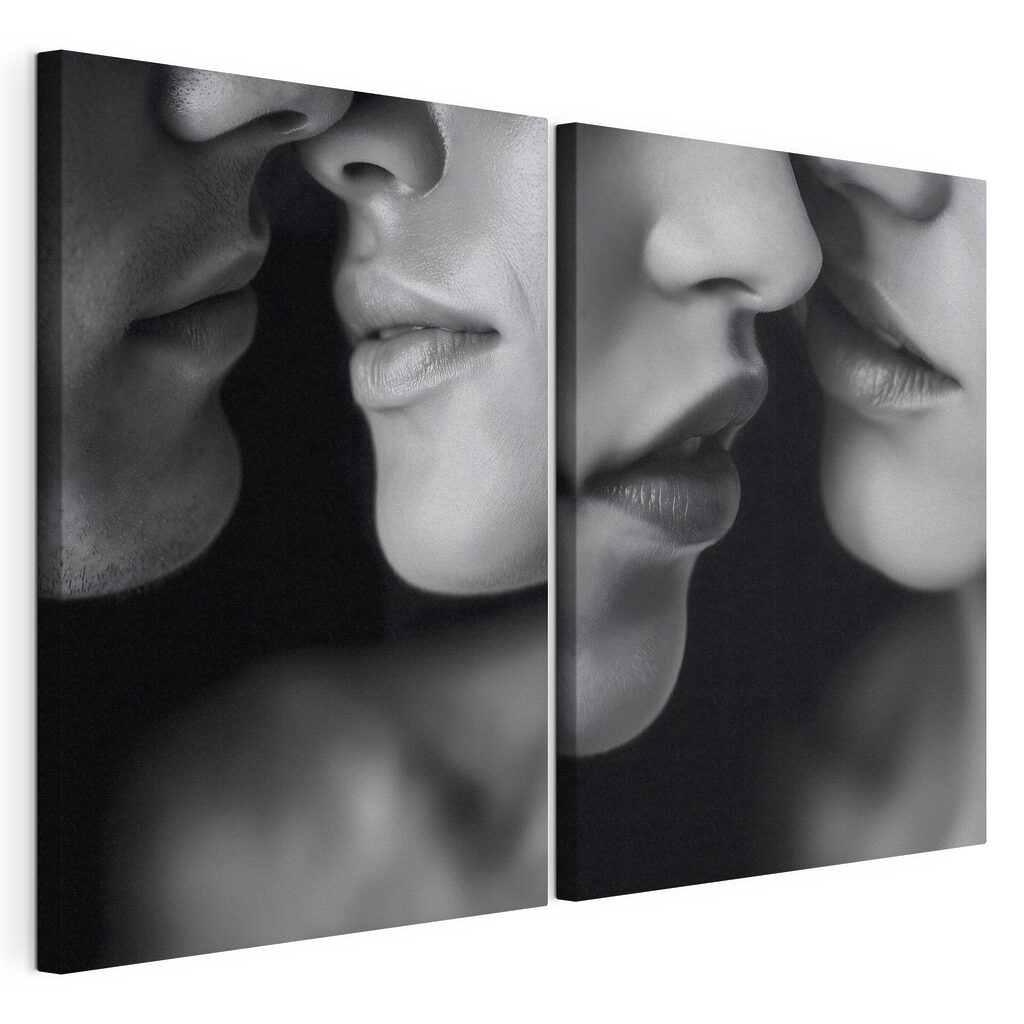 Intimate moments captured in monochrome Intimate moments captured in monochrome